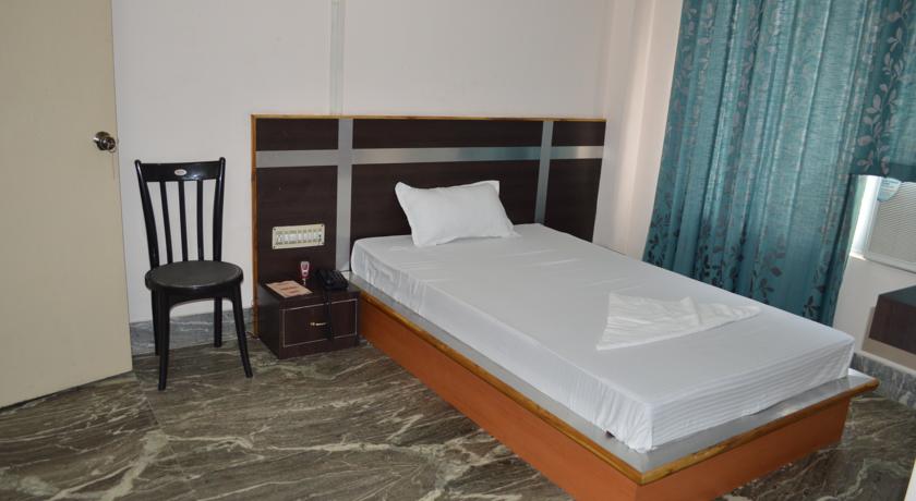 Hotel Theja Fort